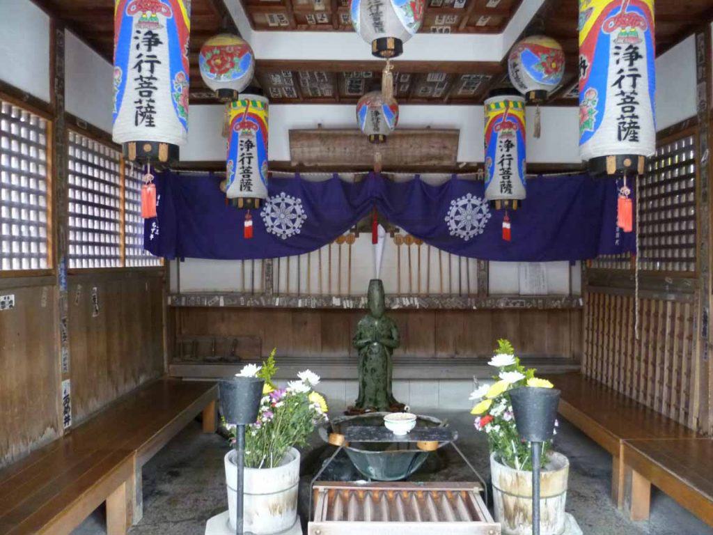 A visit to the Kanazawa Ninja Temple InsideJapan Tours