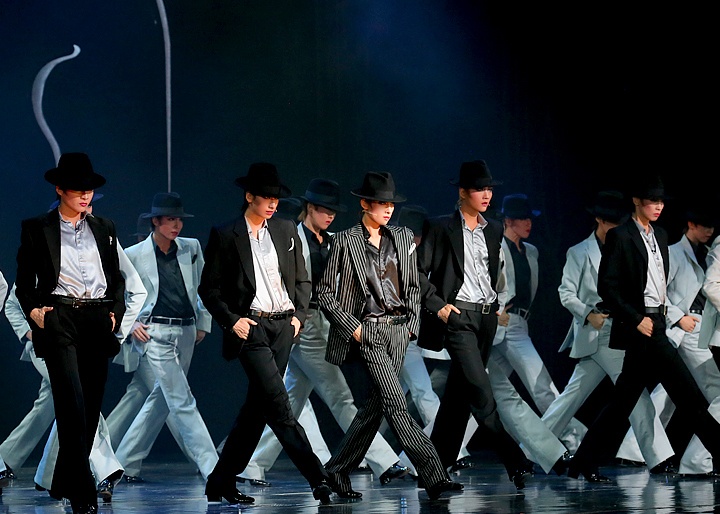 Takarazuka: Japanese musical all-female theatre | InsideJapan Blog